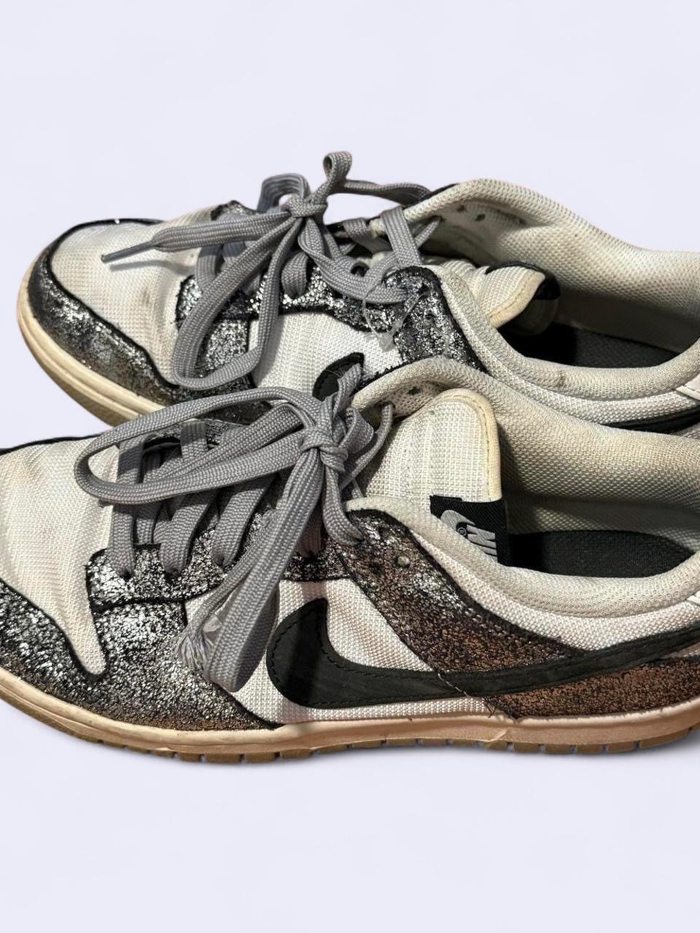 Nike dunks Women's Low-Top Sneakers in Gray, Black and Silver Glitter